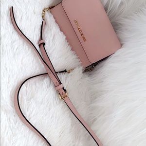 Beautiful Pink MK small Crossbody purse!